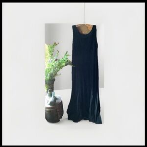 Sheri Martin New York size 12 sleeveless black velvet maxi dress